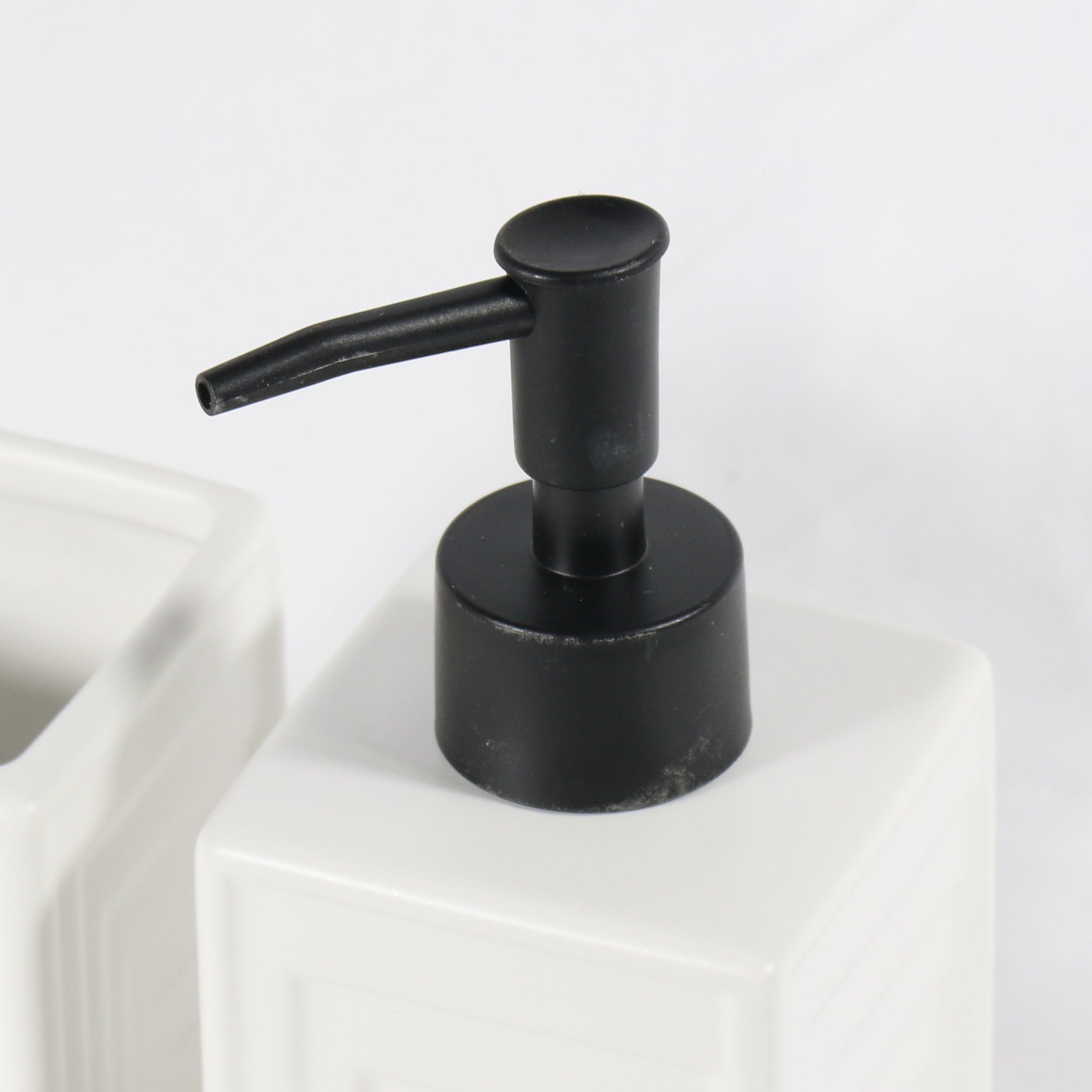 Box shaped white bathroom ceramic set