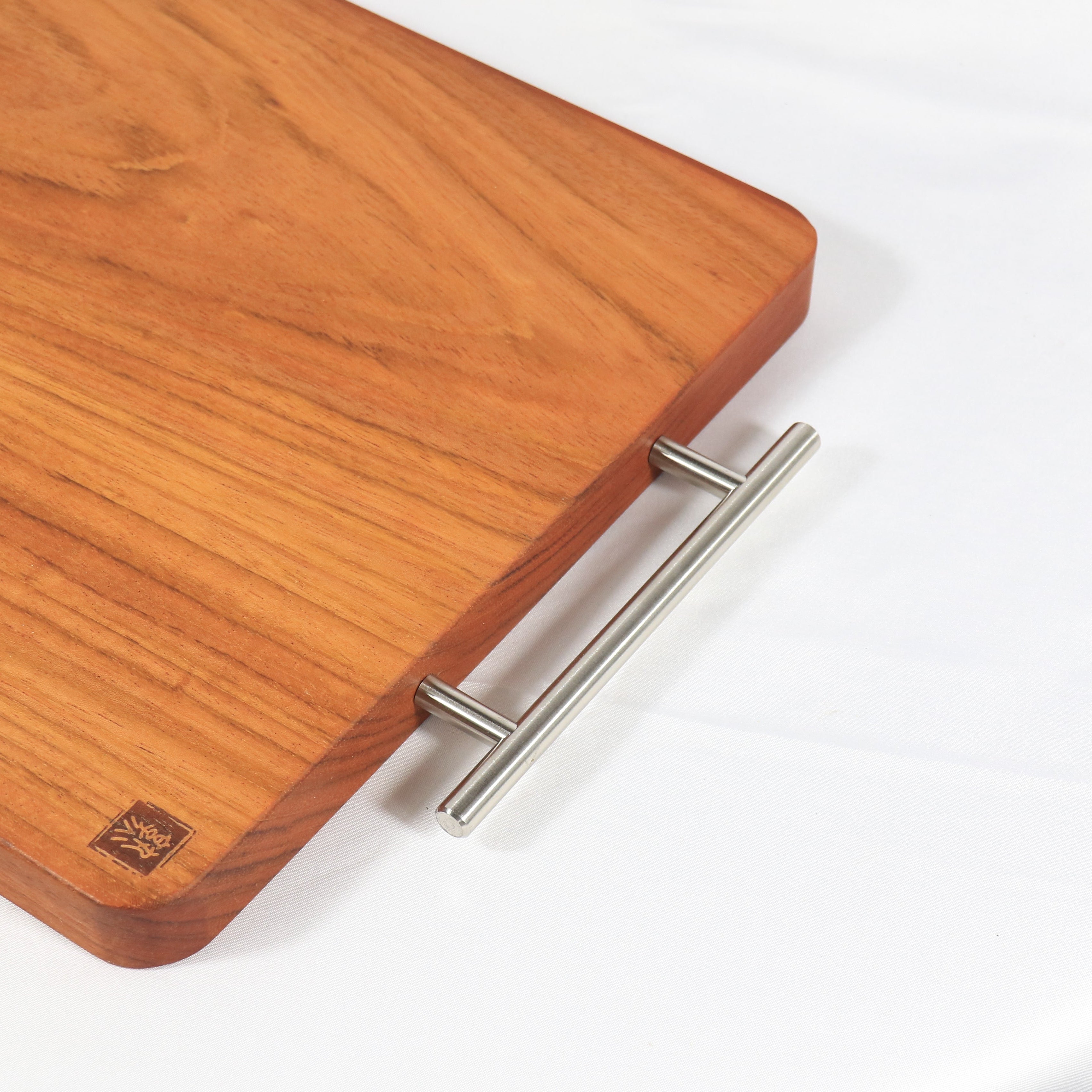 Wooden Cutting Board With Handle