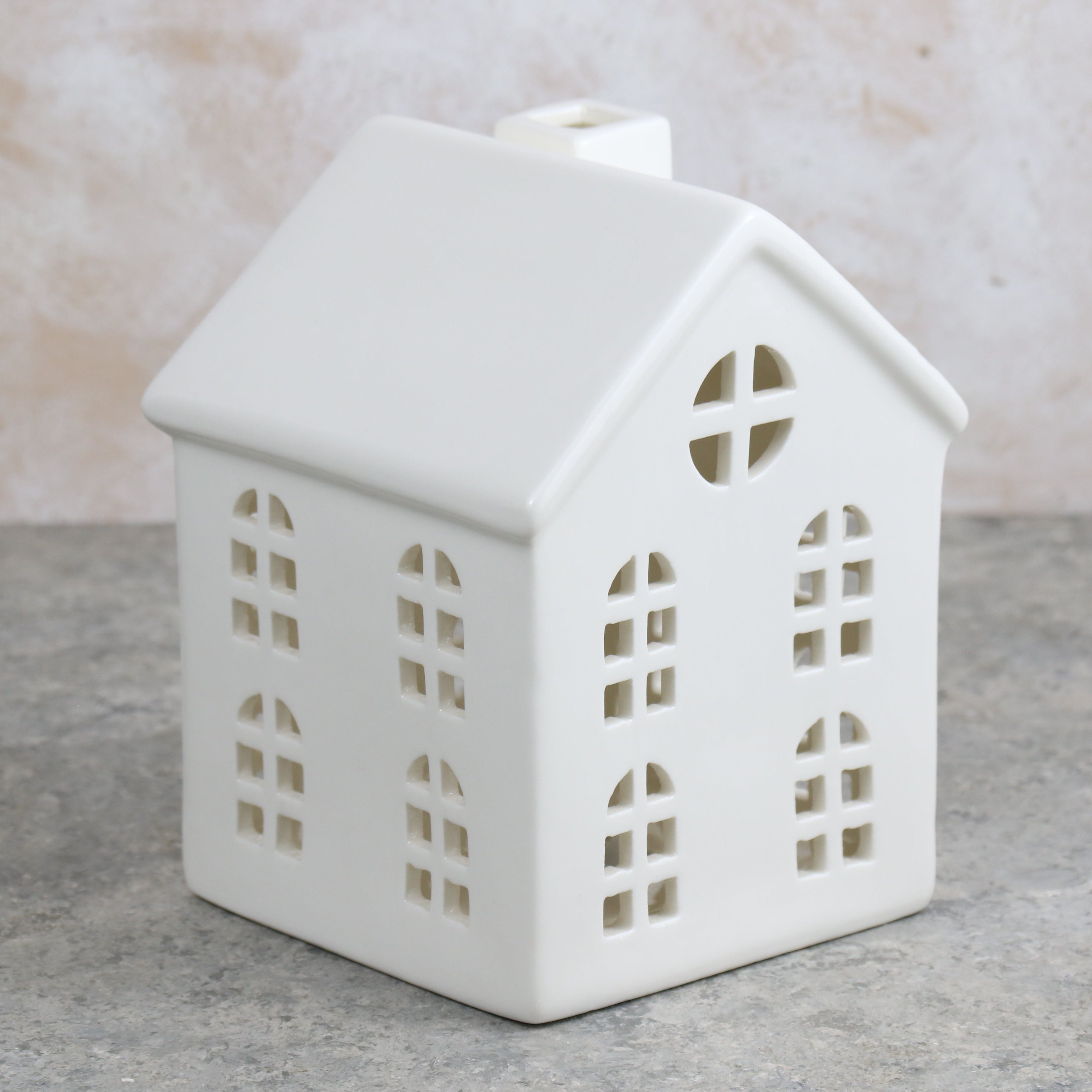 White LED House L