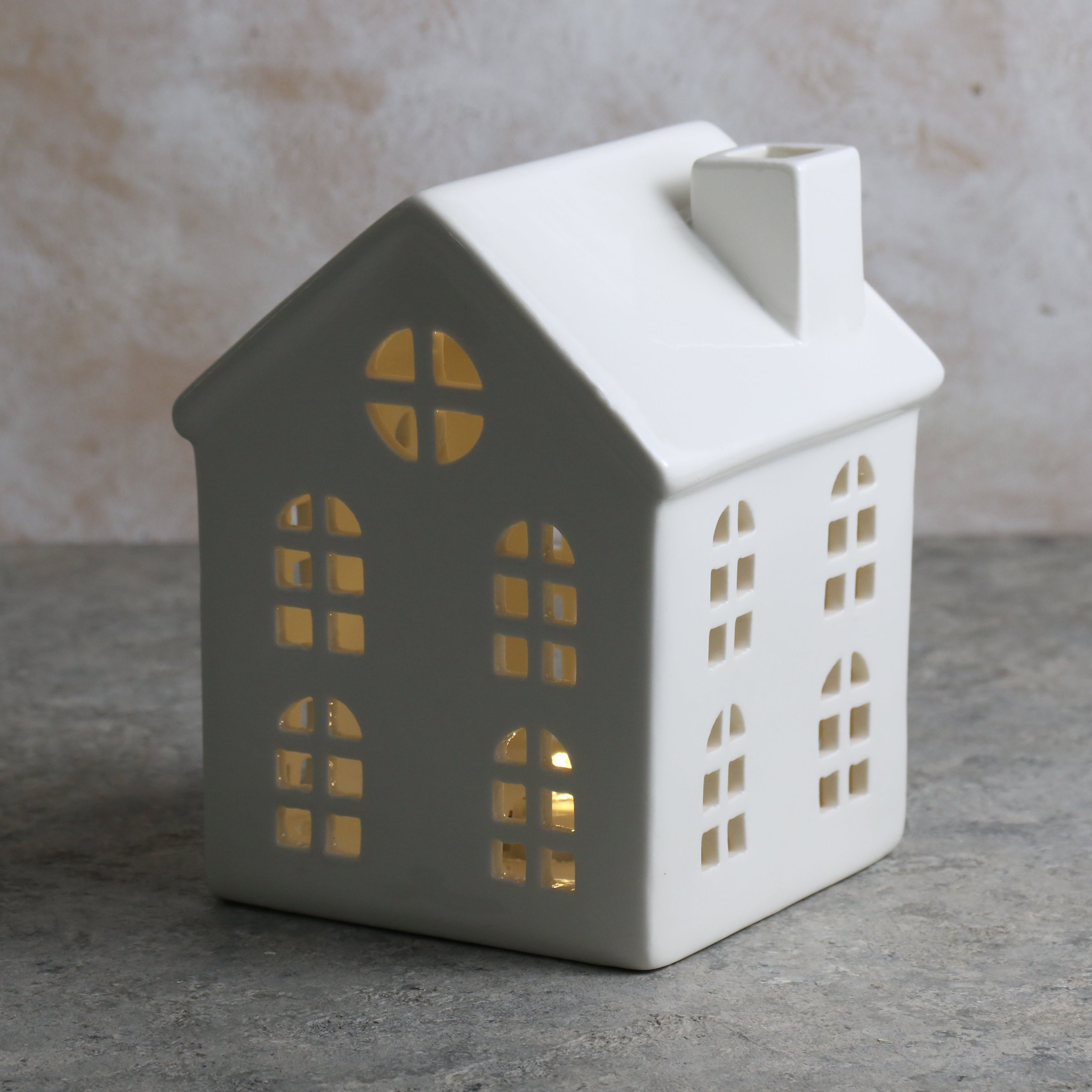 White LED House L
