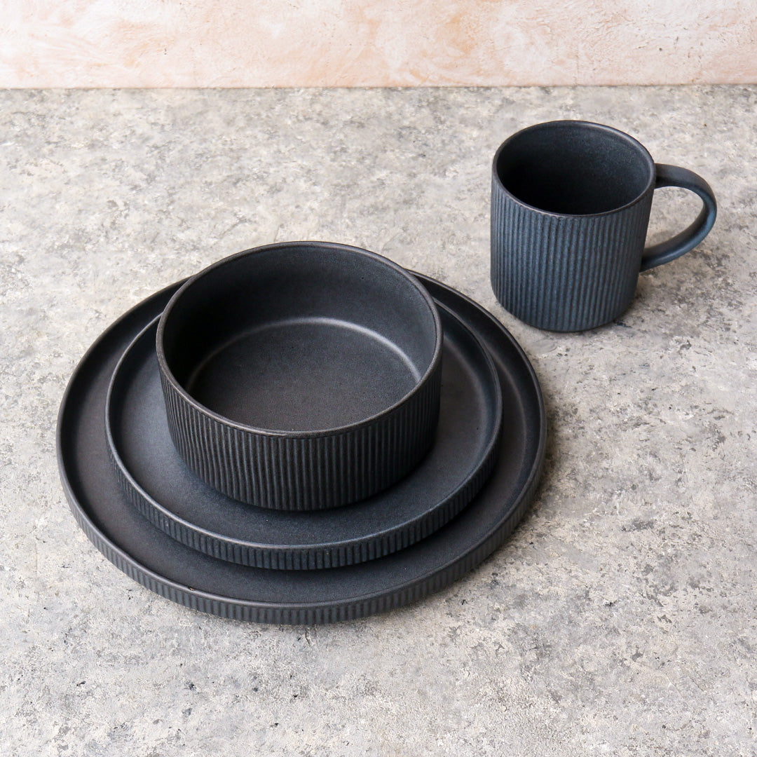 Black dinnerware set