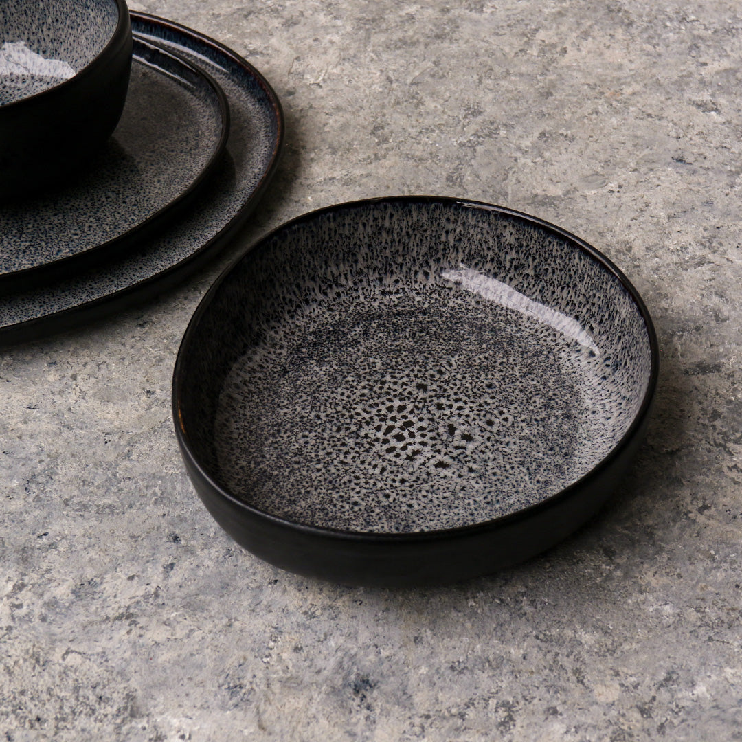 Black Dinnerware set