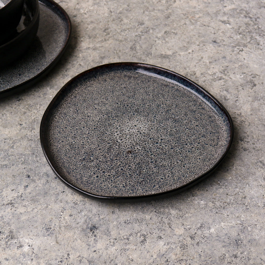 Black Dinnerware set