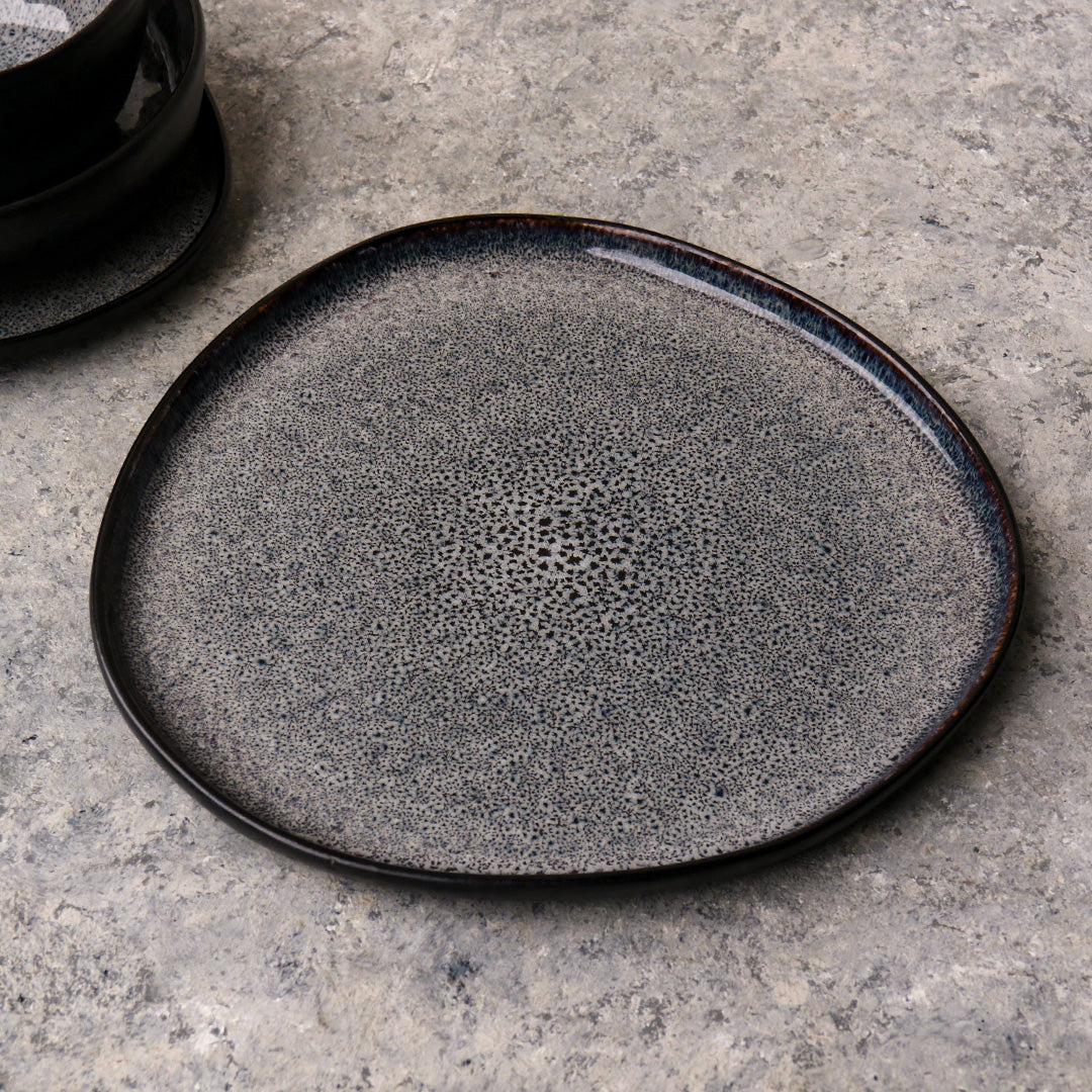 Black Dinnerware set