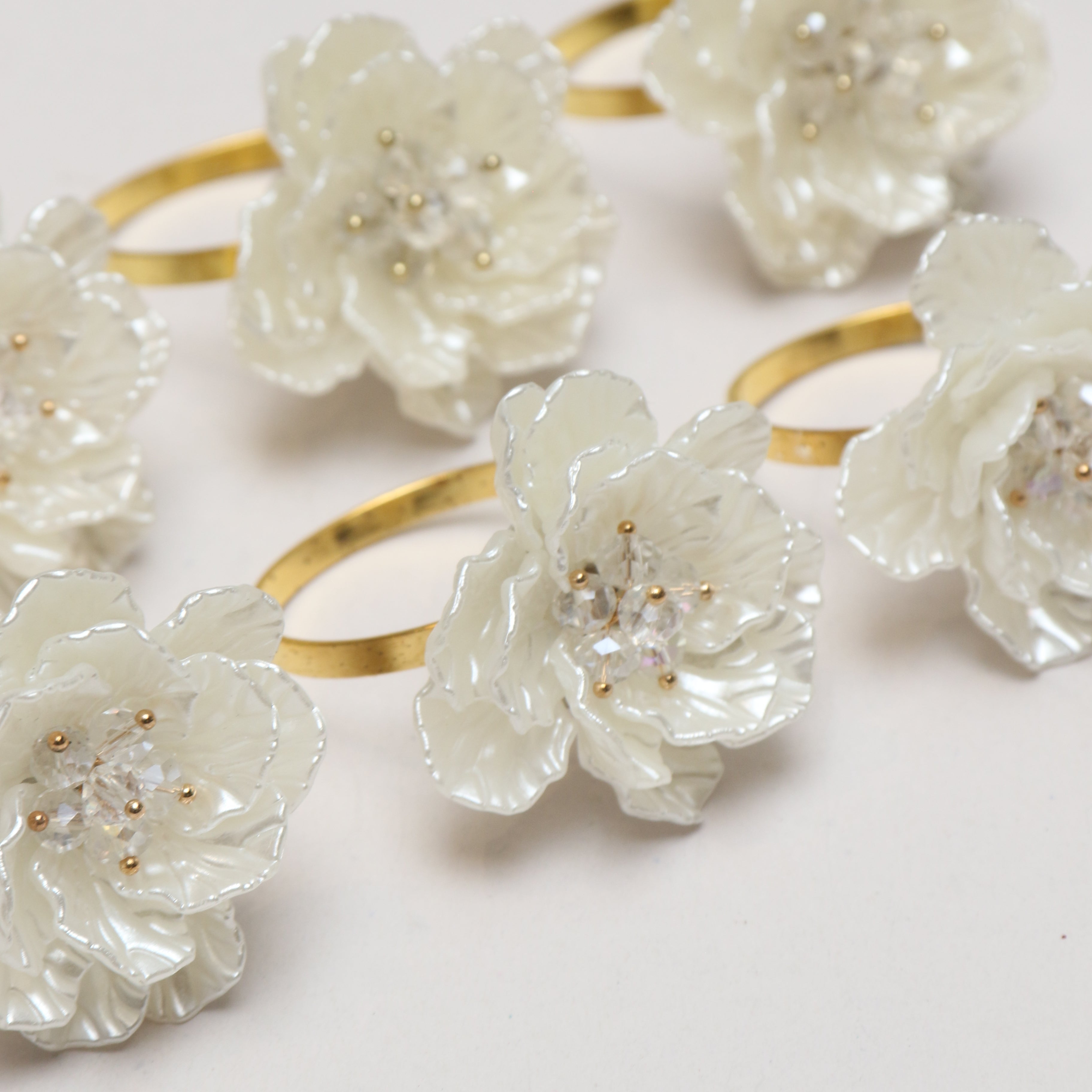 napkin rings 6 pieces  white flower