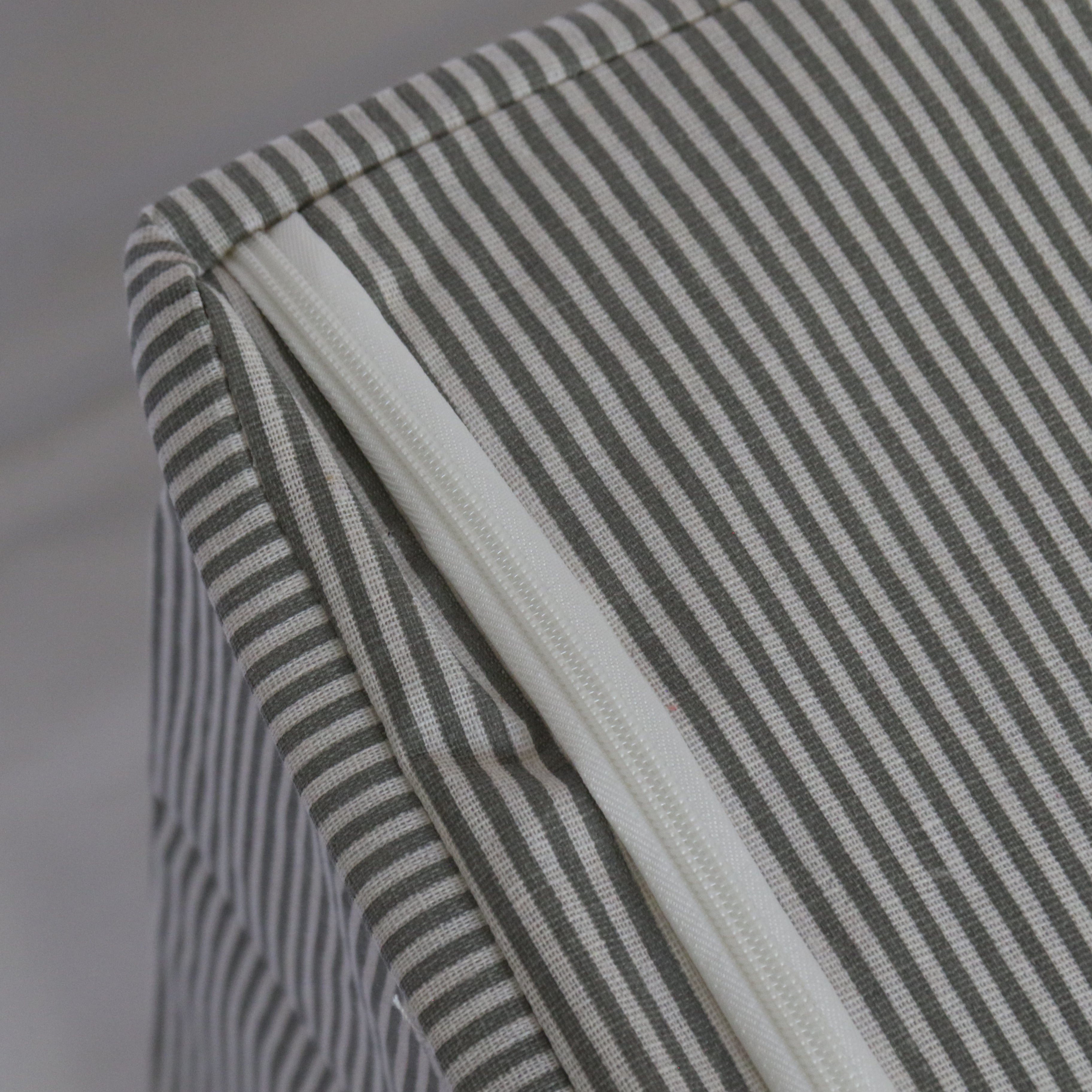 Fabric Storage Box With Zip