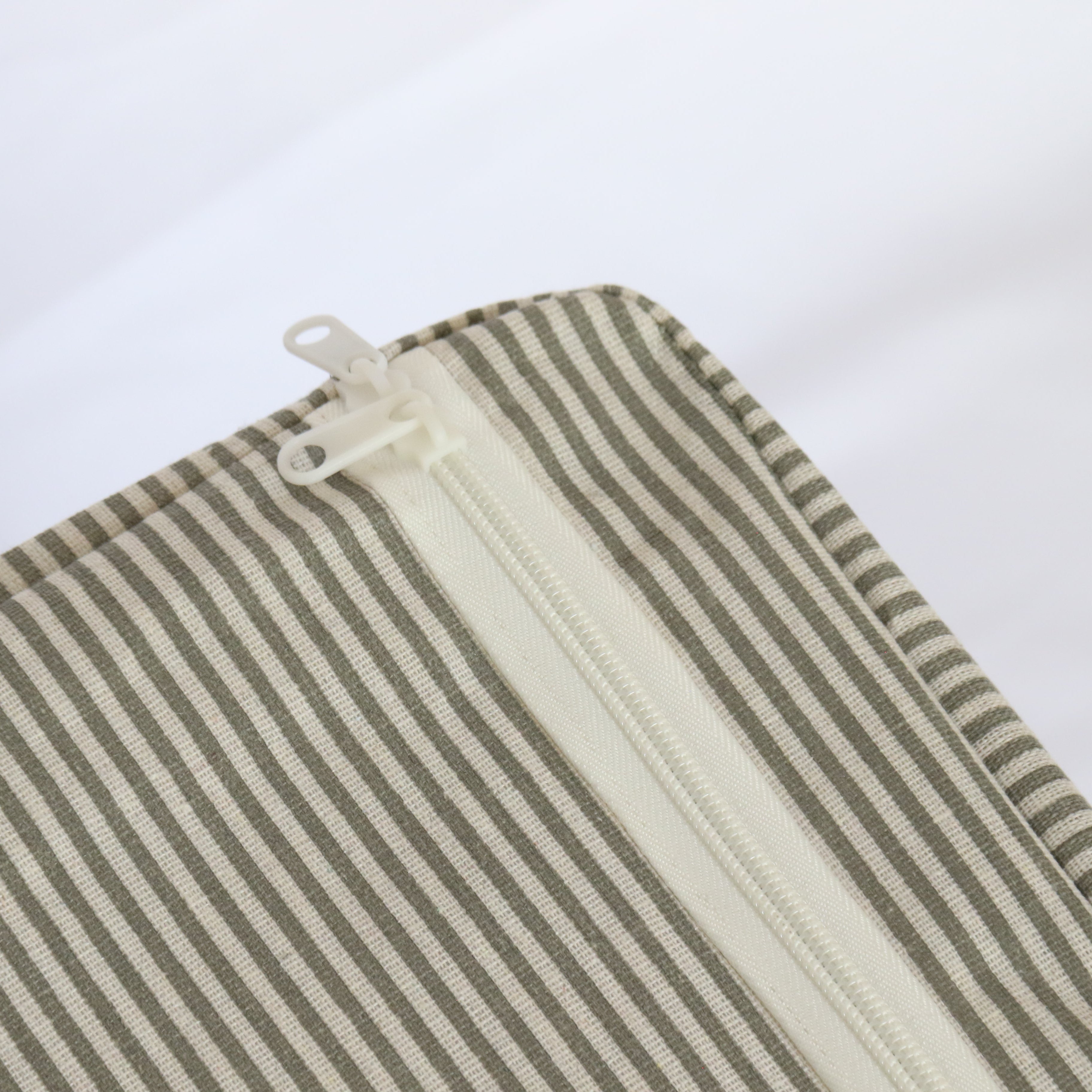 Fabric Storage Box With Zip