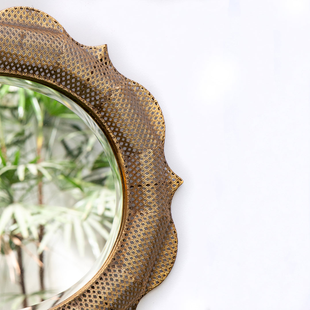 Golden Scalloped Metal Mesh Round Mirror