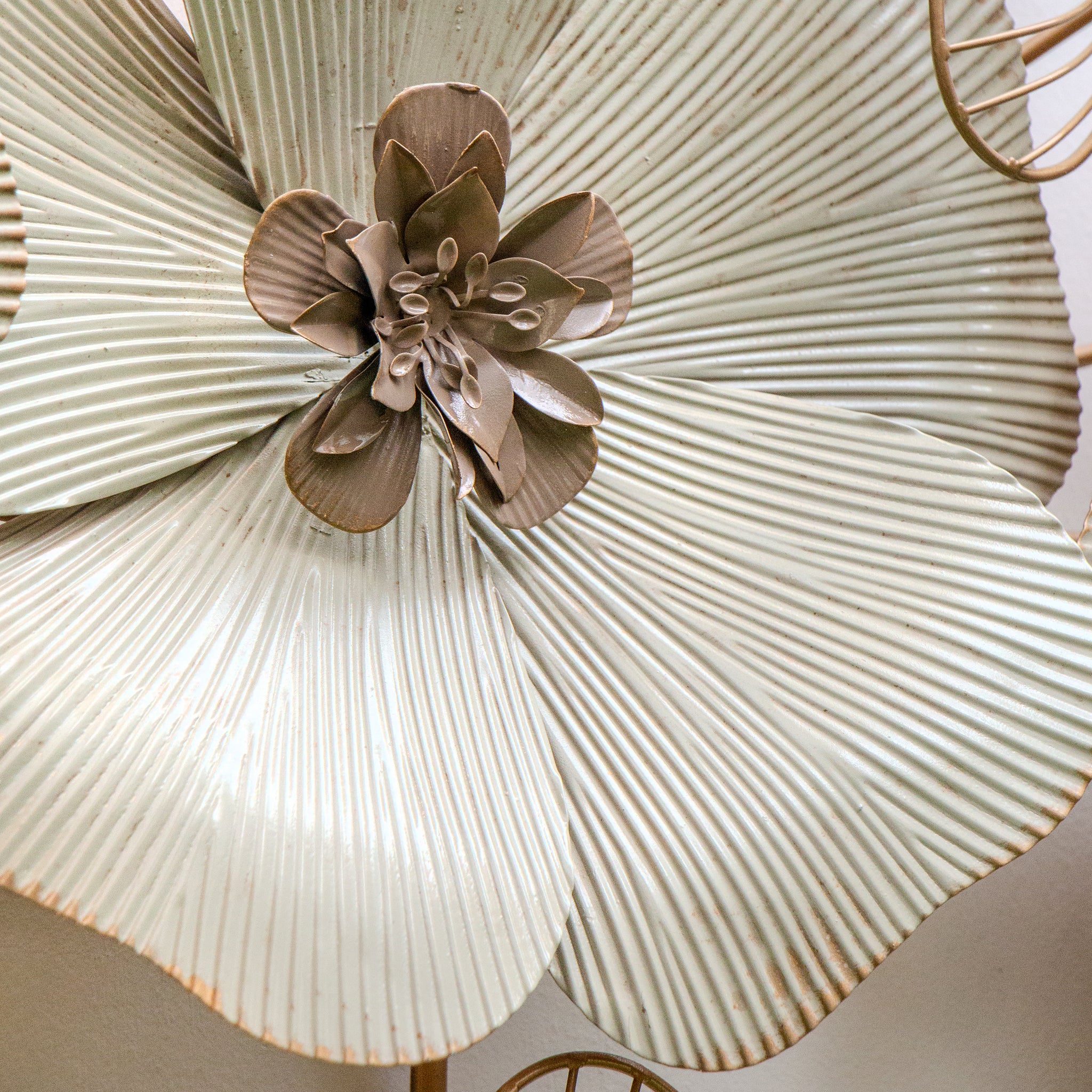 White Flowers with Leaves Wall Deco
