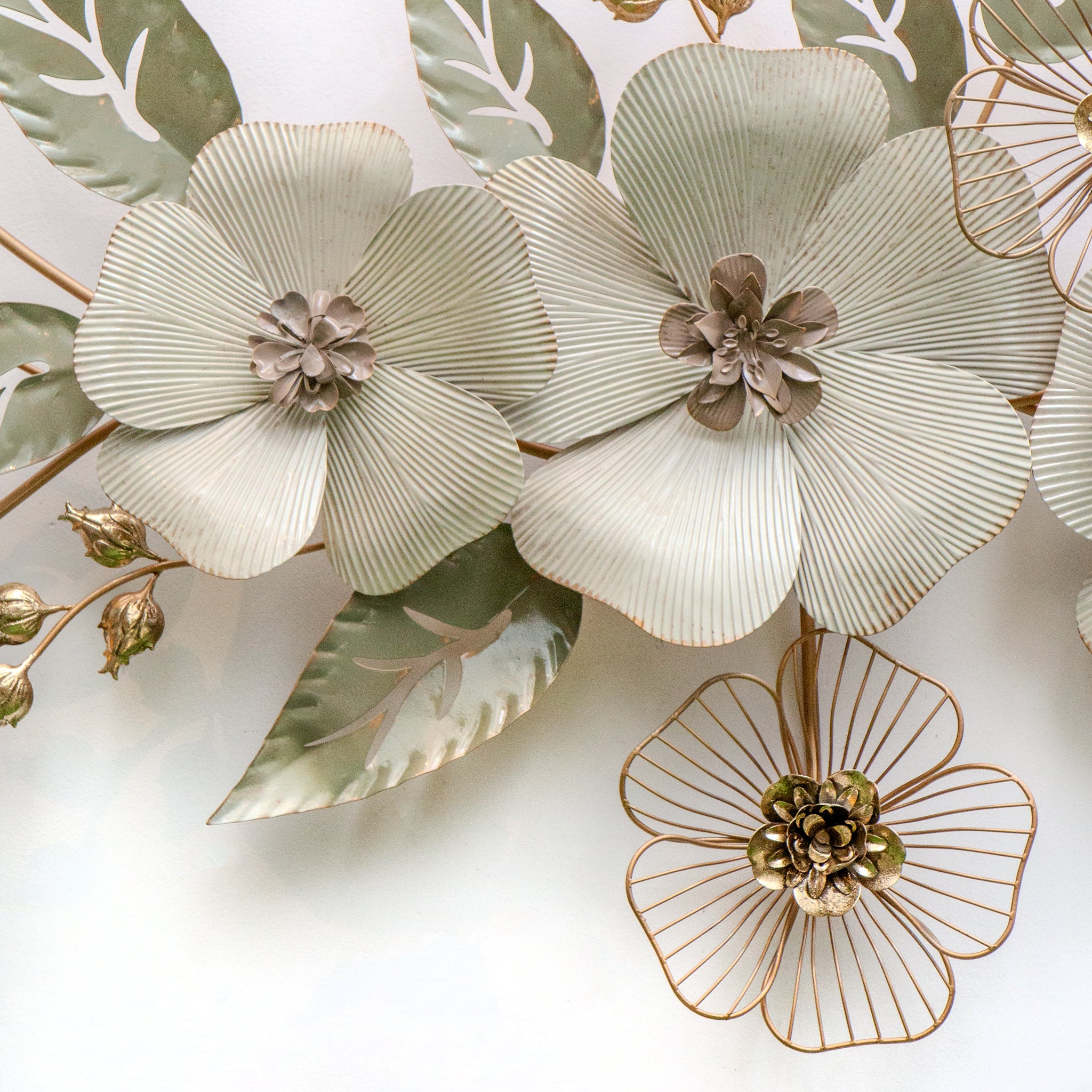 White Flowers with Leaves Wall Deco