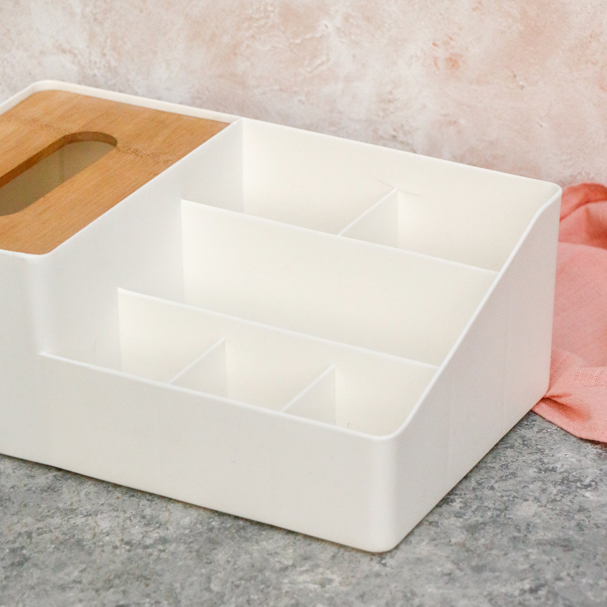 Multifunctional Tissue Holder