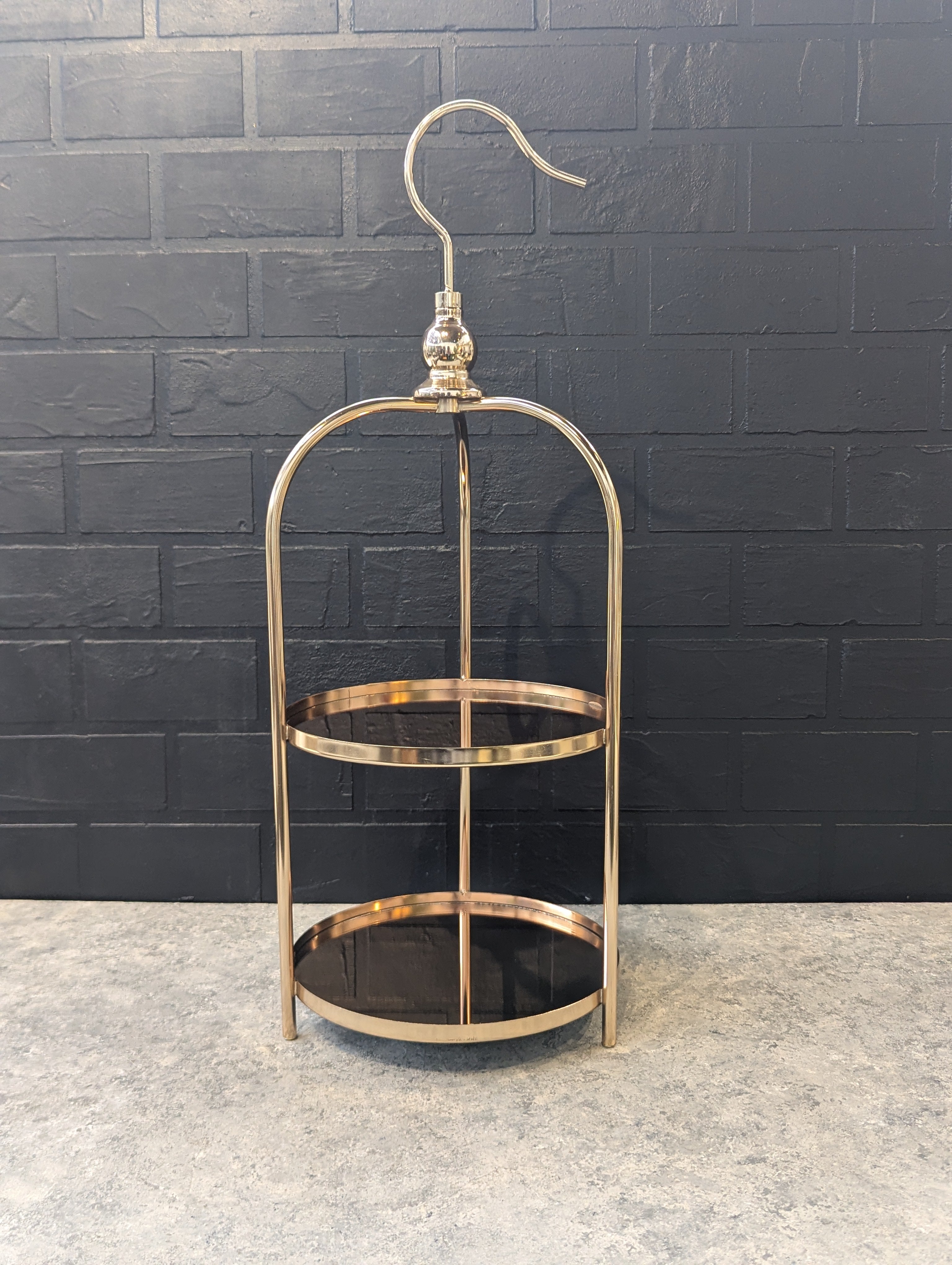 Multi-Tier Server with Hanging Top