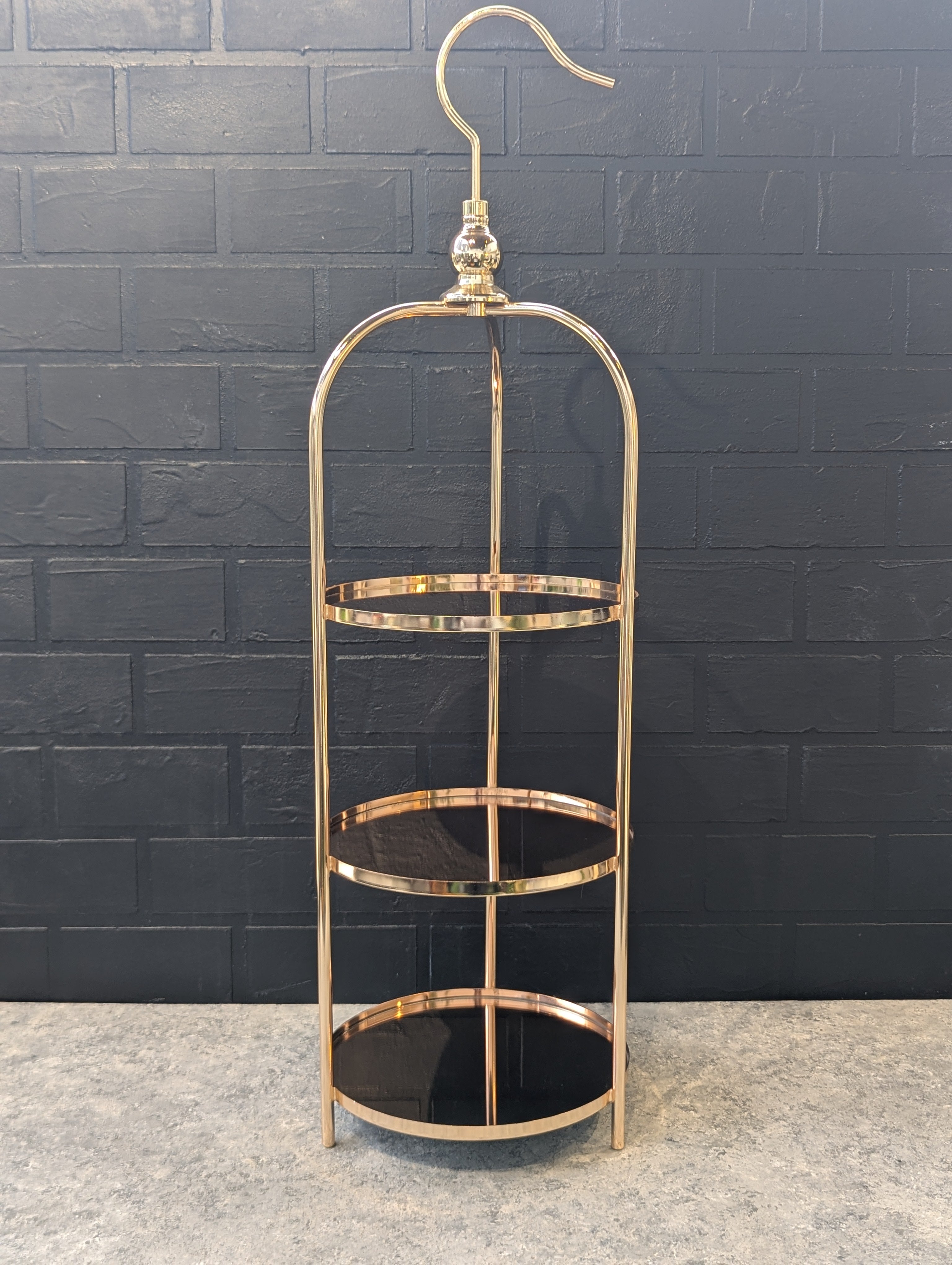 Multi-Tier Server with Hanging Top