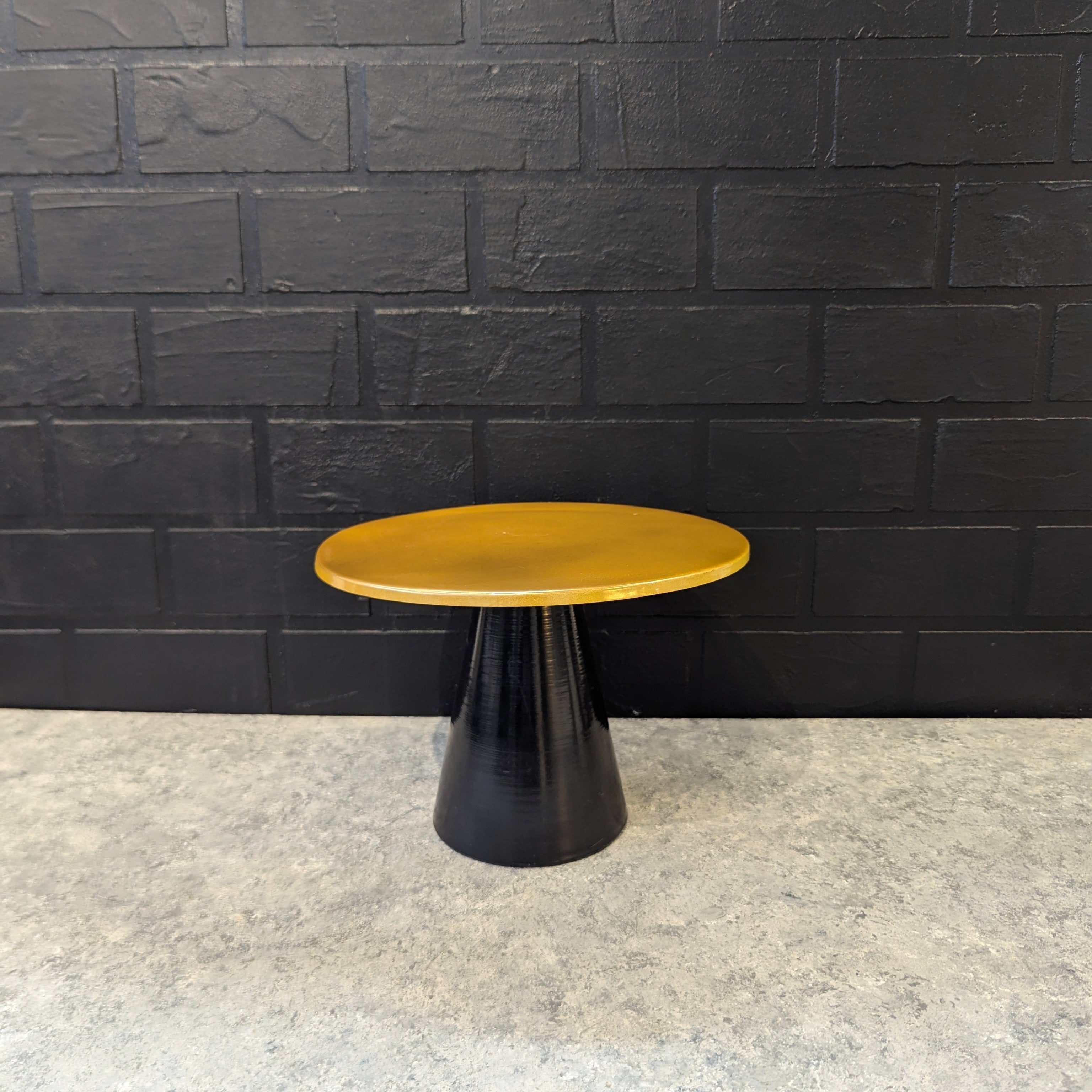 gold black Cake Stands