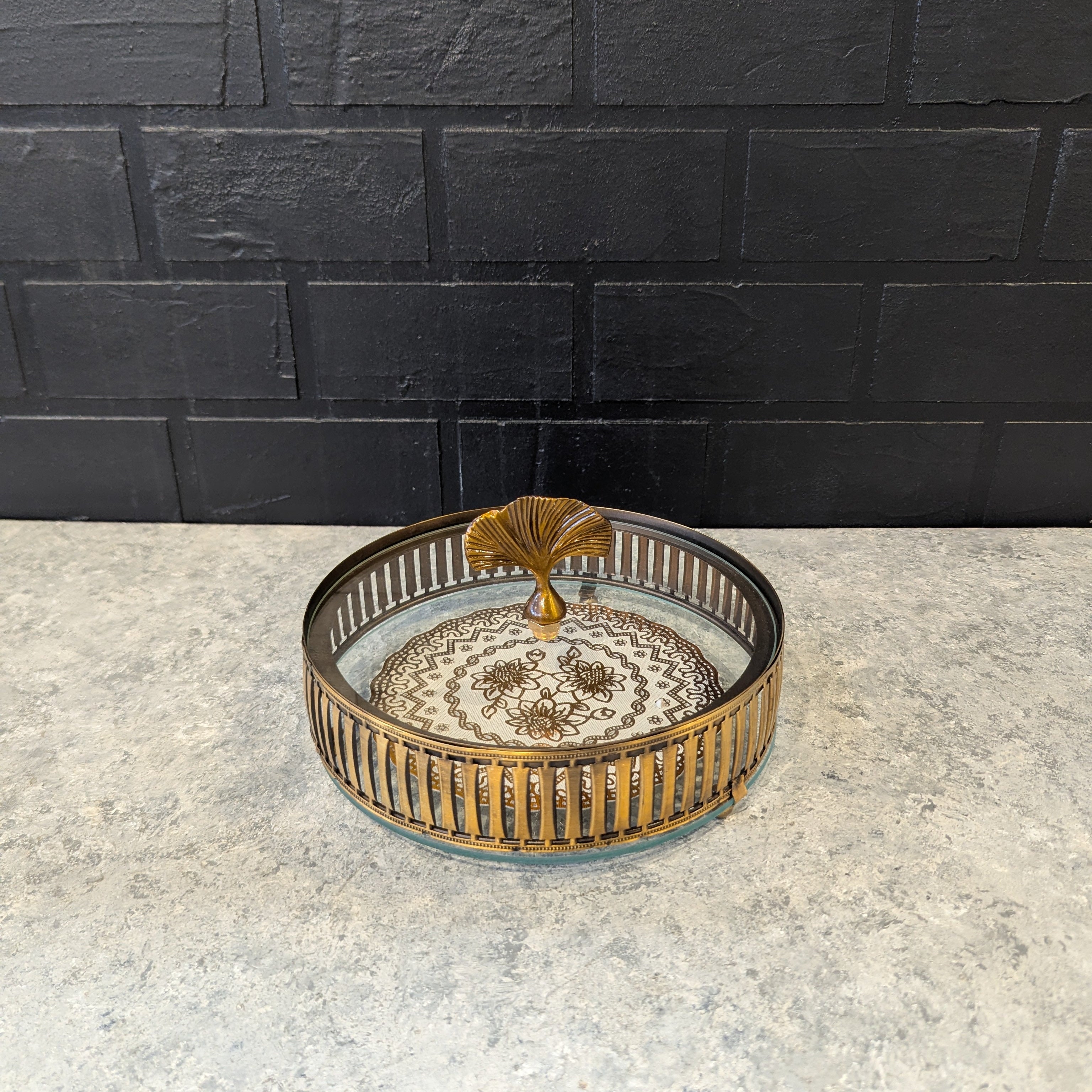 Round Server with Lid