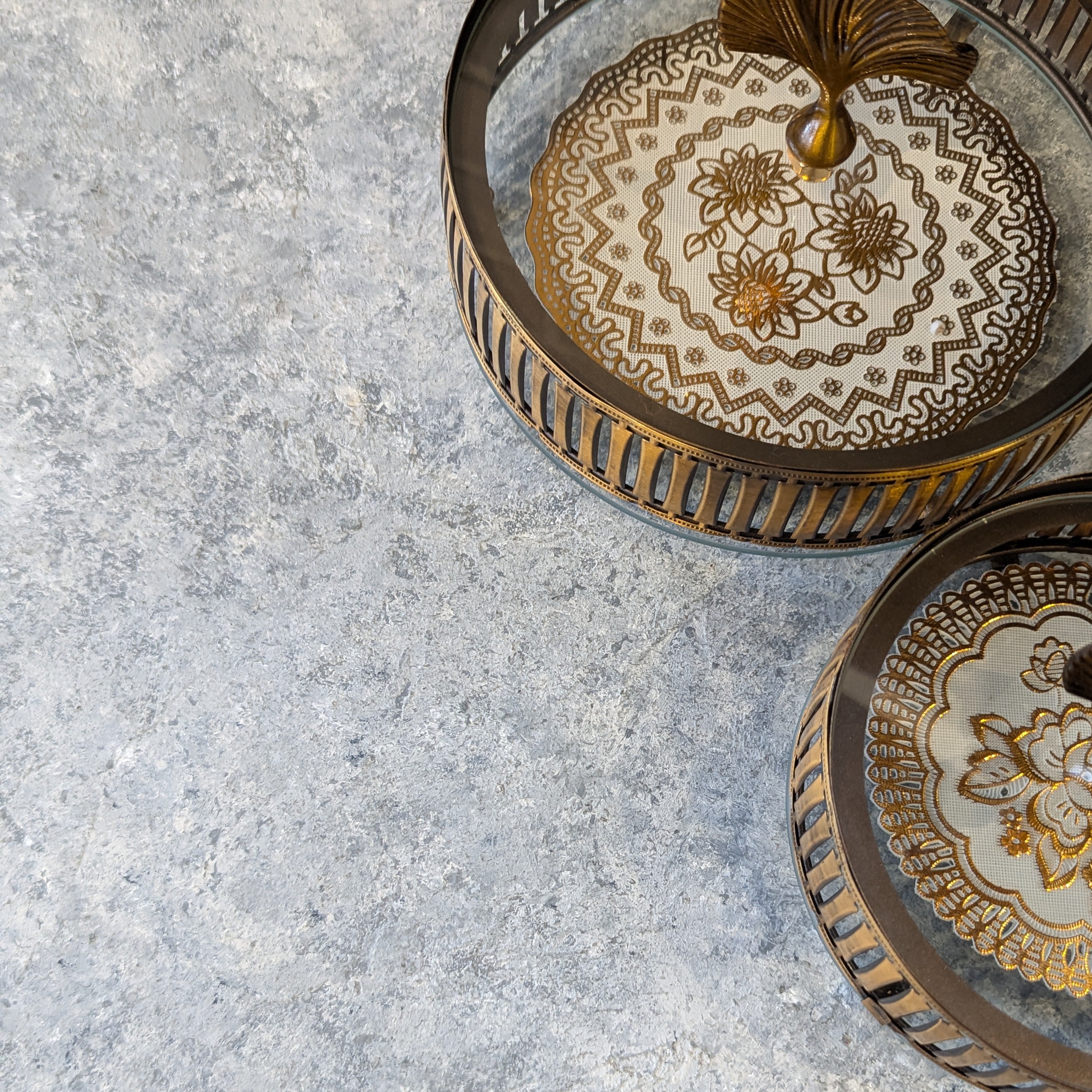 Round Server with Lid