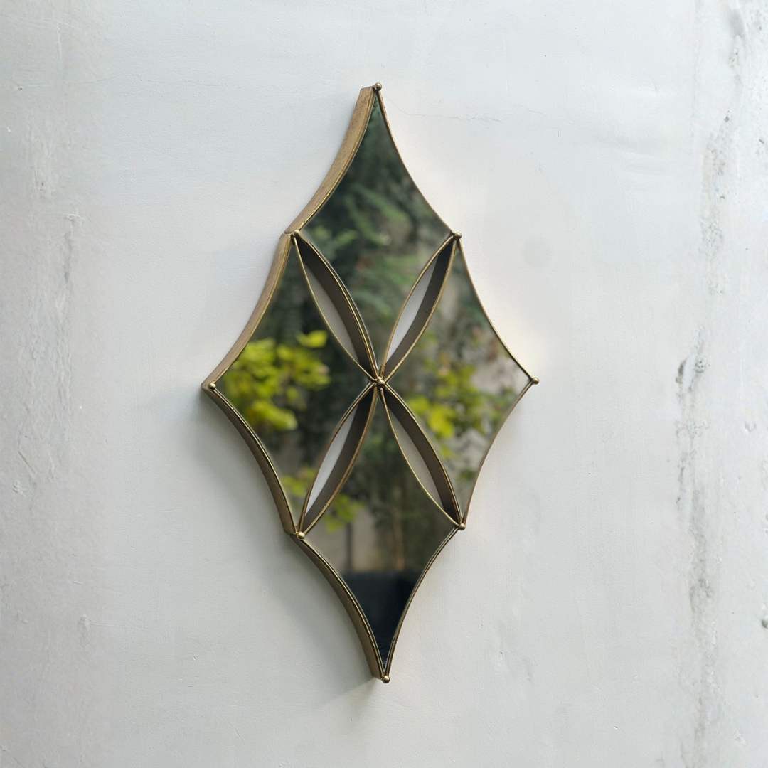 4 Diamond Mirror